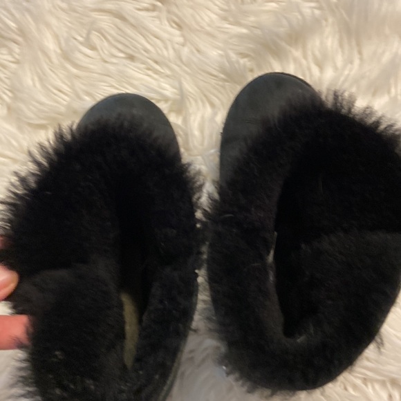 UGG Baileys Short Boots size 5 very good condition no rips smell or stains - Picture 15 of 16
